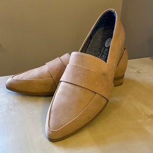 Dr. Scholls Tan Loafers size 9M (medium width)